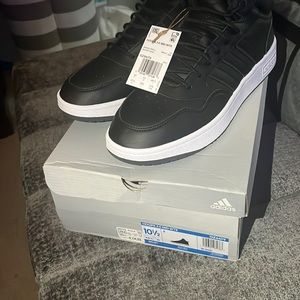 Men’s Black Hightop Adidas Size 10.5